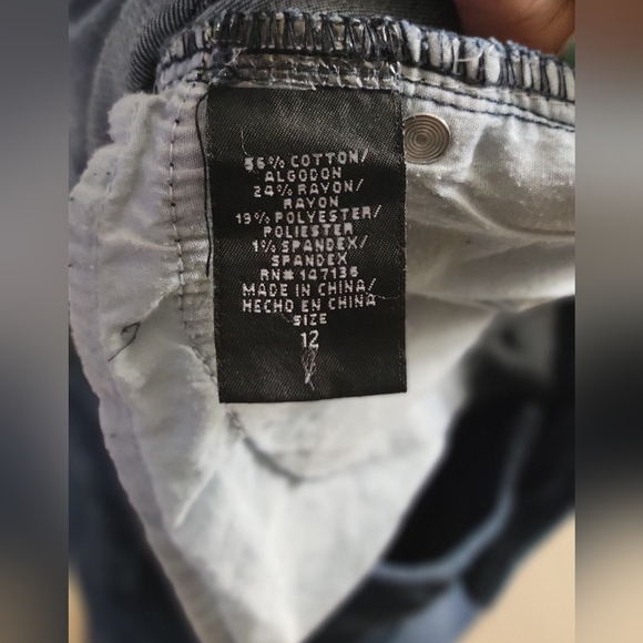 1822 Women's Blue Jeans With Stretch Size 12 EUC - Picture 3 of 6